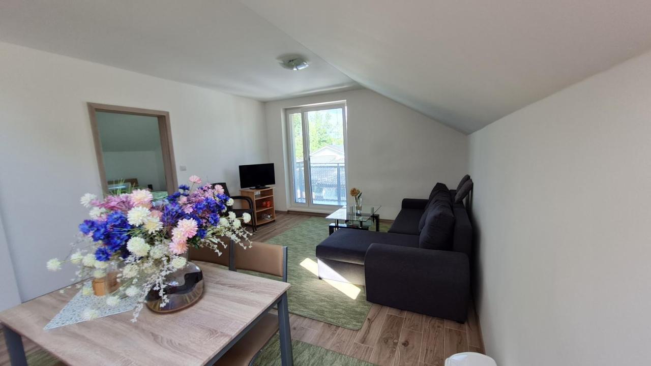 Apartamento Kajula Bešeňová Exterior foto