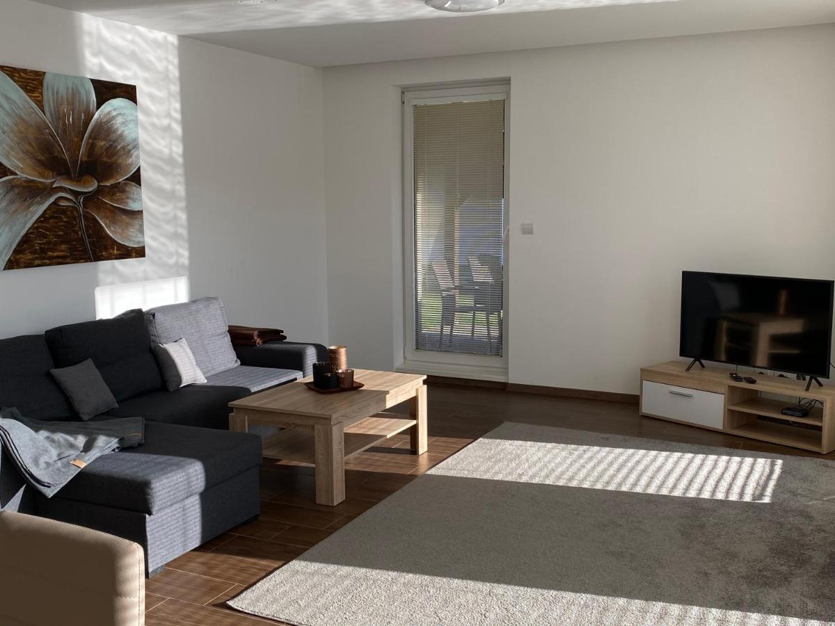 Apartamento Kajula Bešeňová Exterior foto