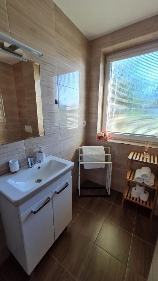 Apartamento Kajula Bešeňová Exterior foto