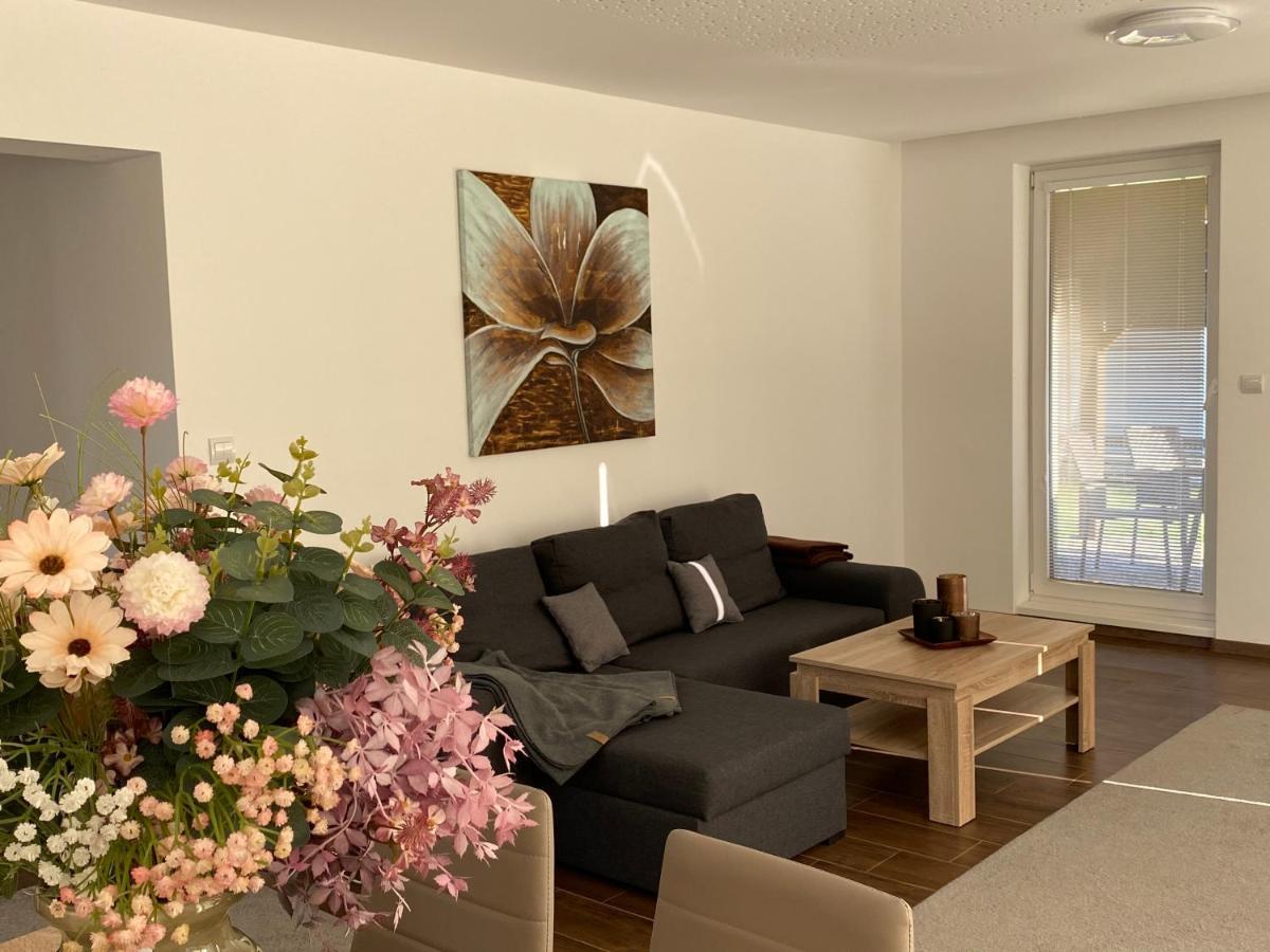 Apartamento Kajula Bešeňová Exterior foto