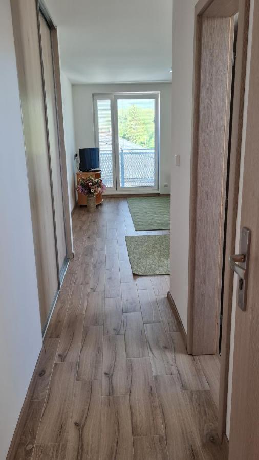 Apartamento Kajula Bešeňová Exterior foto