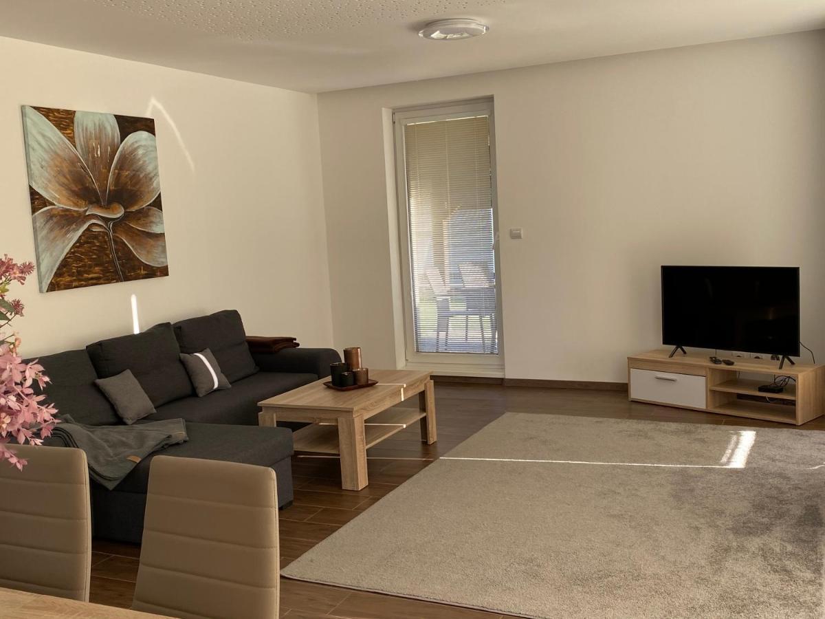 Apartamento Kajula Bešeňová Exterior foto