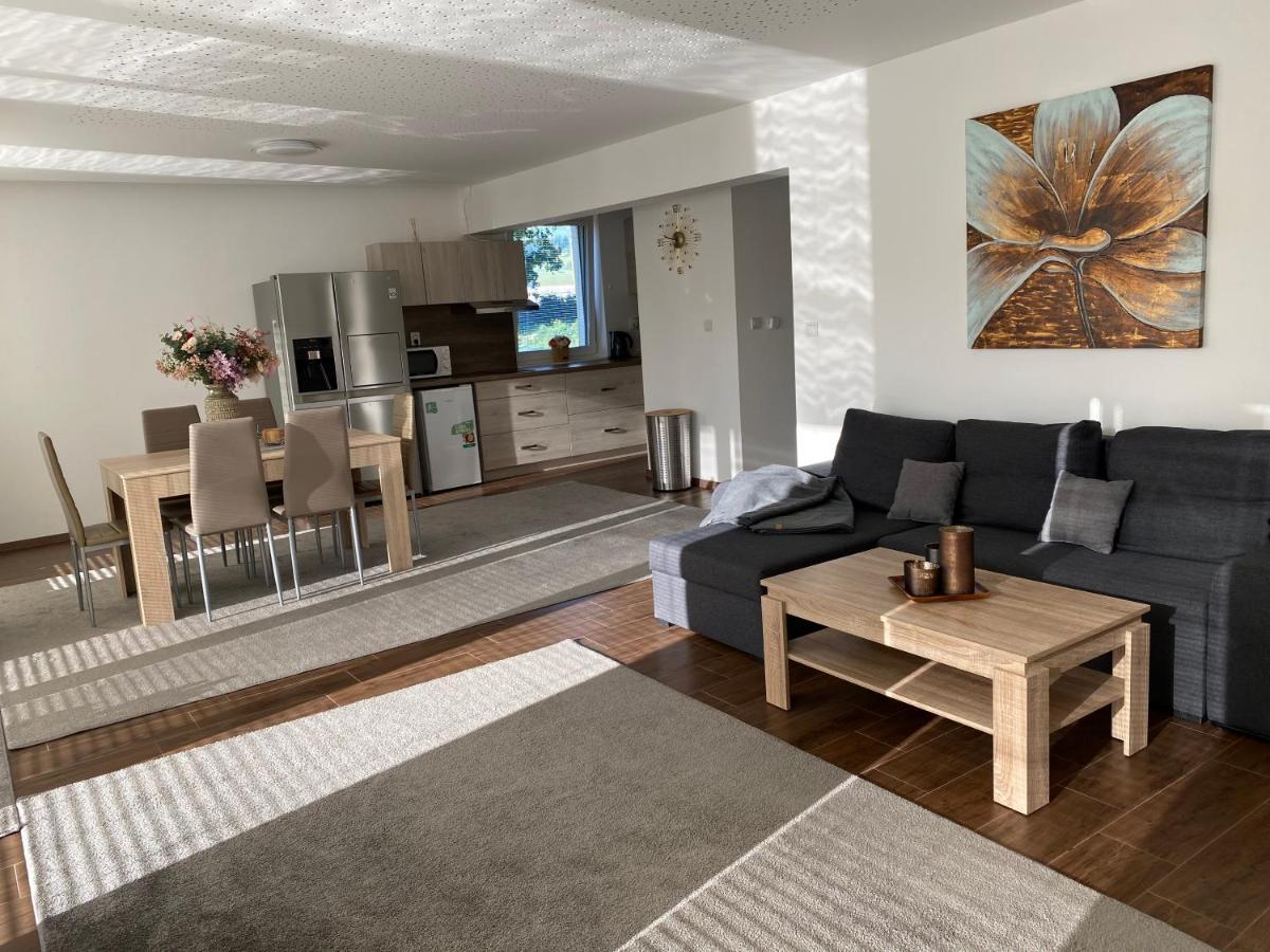 Apartamento Kajula Bešeňová Exterior foto
