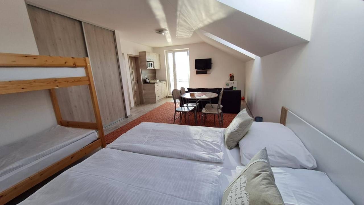 Apartamento Kajula Bešeňová Exterior foto