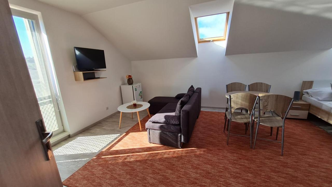 Apartamento Kajula Bešeňová Exterior foto