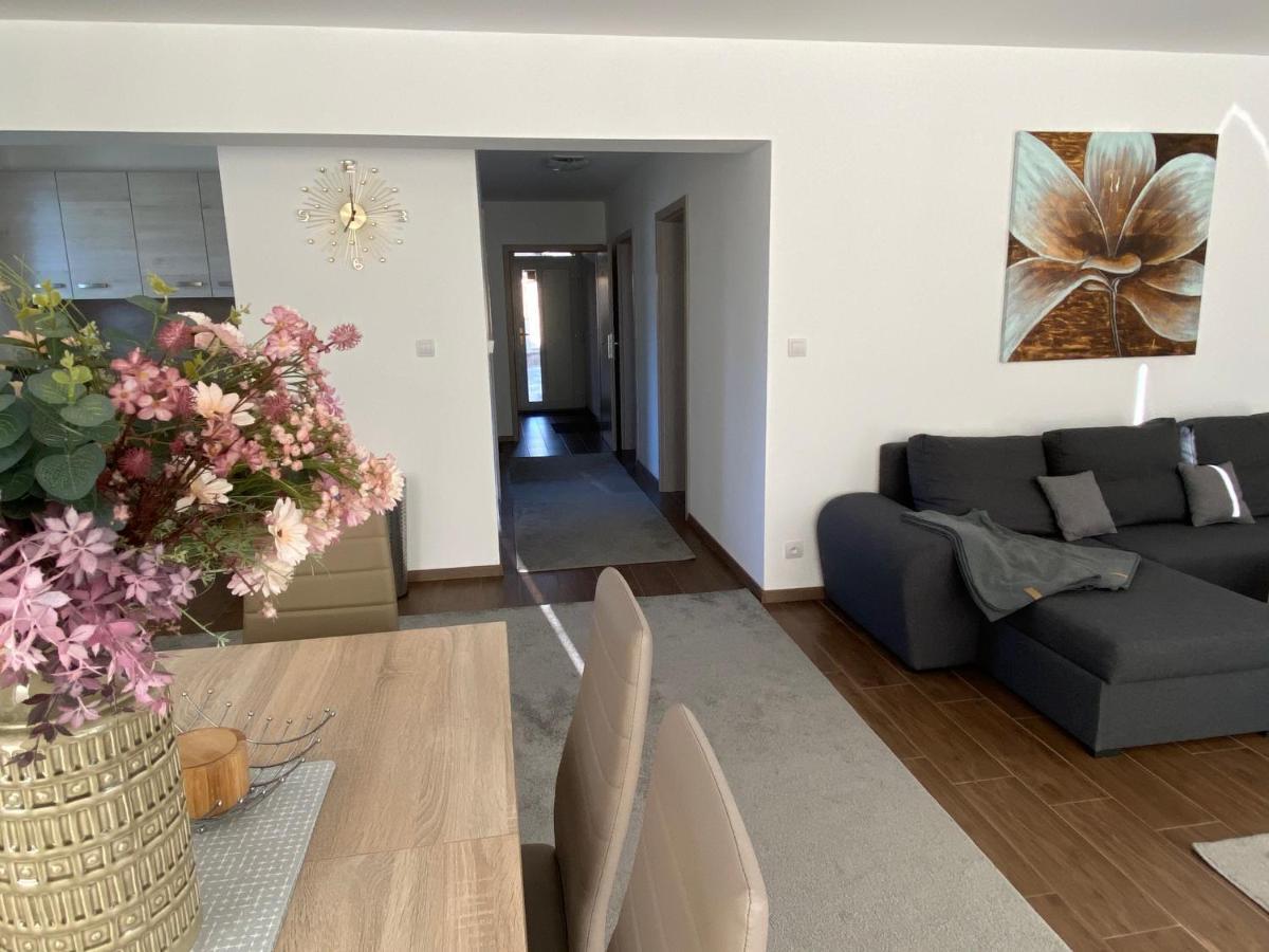 Apartamento Kajula Bešeňová Exterior foto
