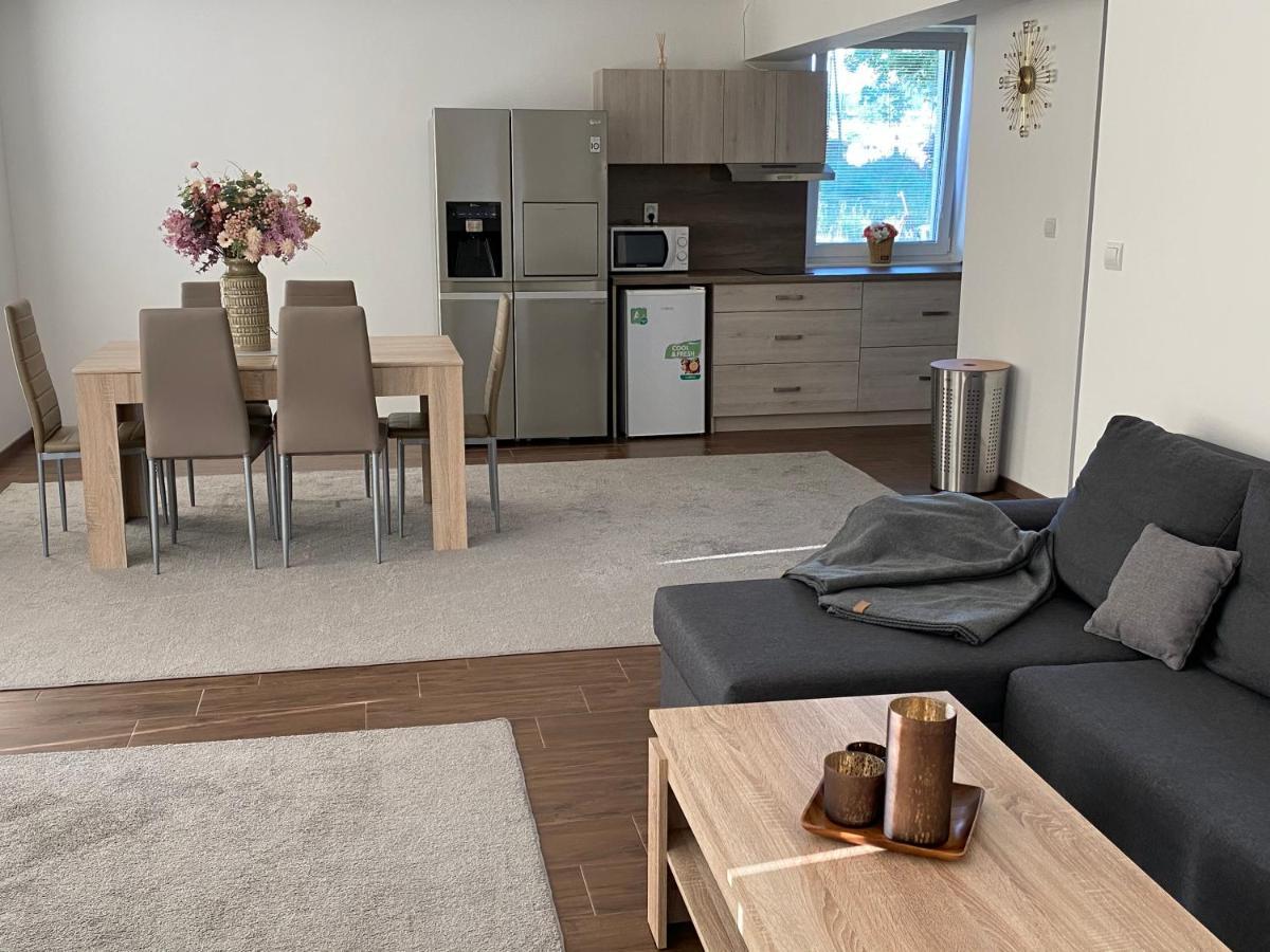 Apartamento Kajula Bešeňová Exterior foto